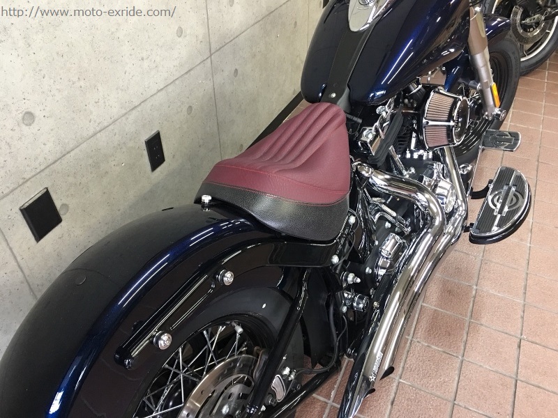 Harley-Davidson(ハーレーダビットソン) FLS カスタム　後方から/MOTO-EXRIDE(モトエクスライド)